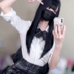 【画像】 アソコの形くっきり見えるピチピチの衣装で自撮りする女の子